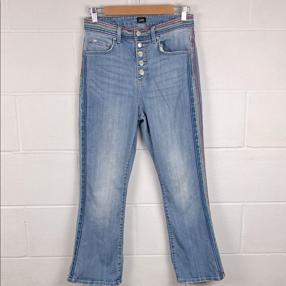 Vintage Lee women’s button fly rainbow stitch light wash bootcut jean size 8